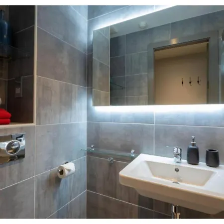 Joivy Affordable Thomas Street - Adults Only *