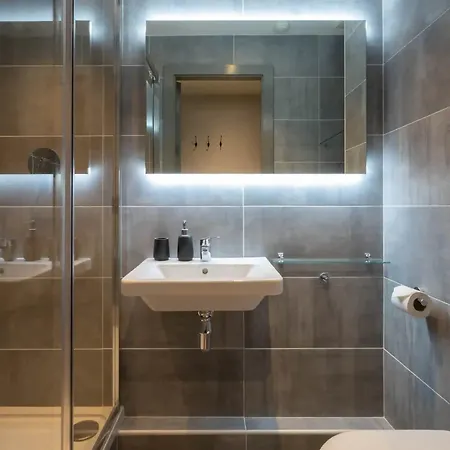 Joivy Affordable Thomas Street - Adults Only * Dublin