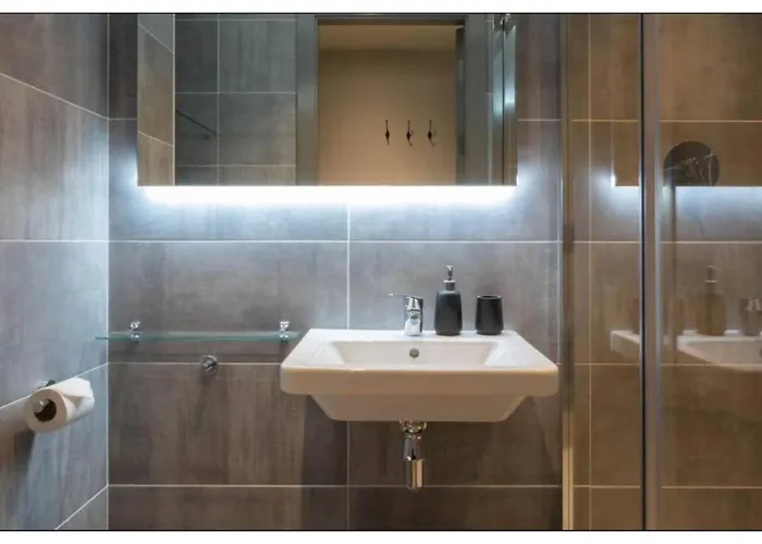 Joivy Affordable Thomas Street - Adults Only Dublin