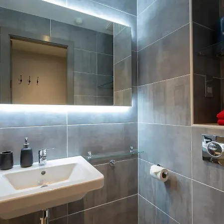 Joivy Affordable Thomas Street - Adults Only Dublin