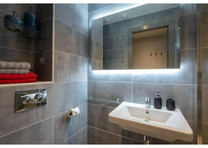 Joivy Affordable Thomas Street - Adults Only *